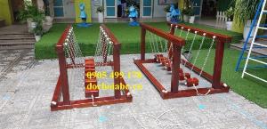 Cầu thăng bằng dao động gỗ mầm non