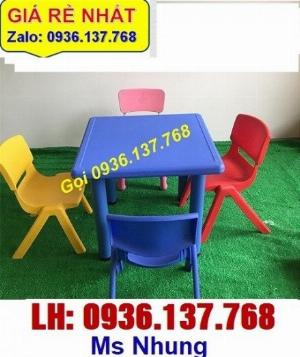 Bàn nhựa nhập khẩu giá rẻ