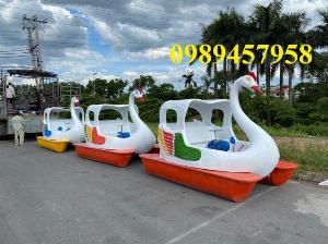 Sản xuất Thiên nga đạp nước, Thiên nga cho khu du lịch