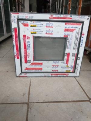 Cửa sổ mở hất lấy thoáng nhôm xingfa