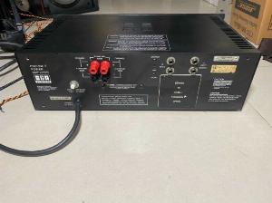 POW đẩy BGW 7500 USA