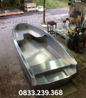 Vỏ cano sắt, inox 4mx1.15mx0.45m.