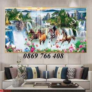 Gạch tranh bát mã phòng khách