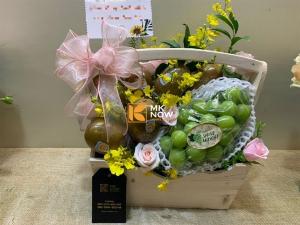 Giỏ hoa trái cây tặng khách hàng spa hỏi thăm sức khỏe - FSNK376