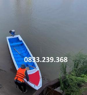 Thuyền composite cứu hộ muà lũ, vận chuyển hàng hoá tới 1300kg