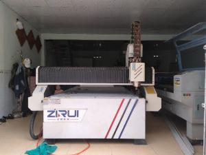Máy cnc 1325 cắt quảng cáo