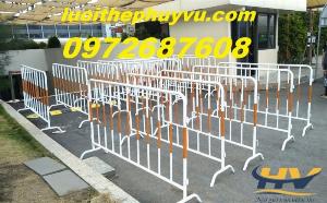 Hàng rào sắt có bánh xe, khung hàng rào di động, hàng rào ngăn đám đông tại Quận 10 TP HCM