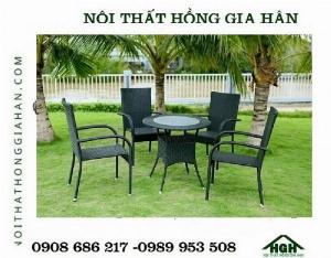 Bộ bàn ghế mây nhựa sân vườn TP.HCM Hồng Gia Hân M1004