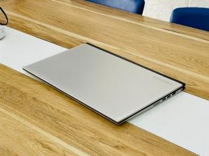 Laptop toshiba cảm ứng xoay gập giá rẻ