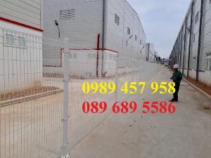 Sản xuất Hàng rào bẻ góc tam giác 2 đầu, Hàng rào công ty