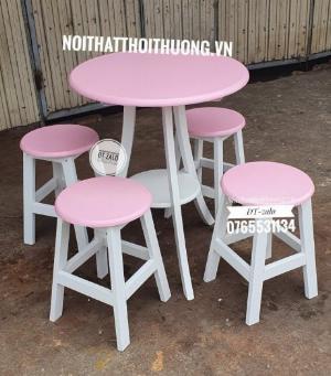 Bàn ghế quán trà sữa bằng gỗ đẹp
