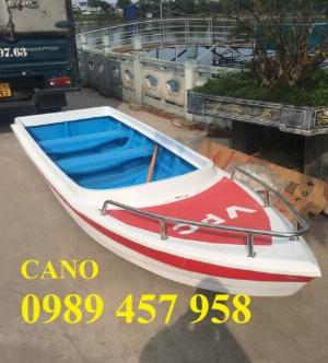 Thuyền composite chở 8-10 người, Thuyền chở 4-6 người có sẵn