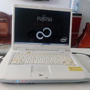 Laptop Nhật Fujitsu T7250 ram 4G màn hình 15 inch đầy đủ phụ kiện, BH 7 tháng.