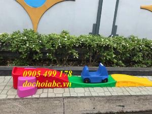 Xe trượt dốc đồ chơi cho bé khu vui chơi