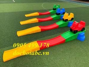 Xe trượt dốc đồ chơi cho bé khu vui chơi
