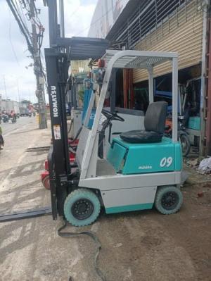 Xe nâng điện Komatsu FB09-3 900kg 3m