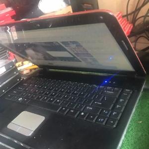 Laptop Dell inspiron Windows 8 RAM 3GB 2.10GHz