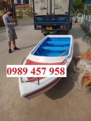 Thuyền chèo tay cho 4 người, Thuyền du lịch