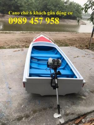 Thuyền chèo tay cho 4 người, Thuyền du lịch
