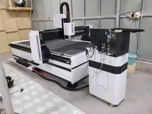 Máy cnc1325 chuyên cắt quảng cáo nội thất tại Đà Lạt