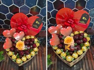 Hộp quà Valentine Socola Ferrero Cherry hoa hồng tươi - FSNK408