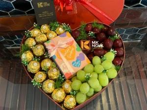 Hộp Cherry Nho Chocolate tặng quà Valentine cho bạn gái ở xa - FSNK418