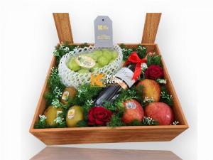 Hộp trái cây quà tặng gửi phòng khám bác sĩ - FSNK431