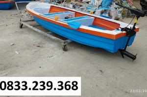 Xuồng cano 4m5 sức chở 4,5 người.