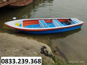 Xuồng cano 4m5 sức chở 4,5 người.