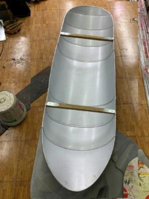 Thuyền tôn giá rẻ cho 2 người