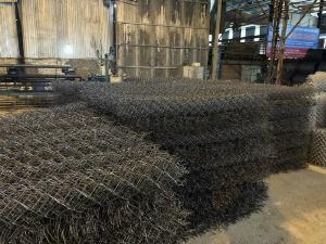 2023-05-27 06:33:59  12  Lưới đen b40, Lưới thép b40 làm sân tennis mới 100% 22,000