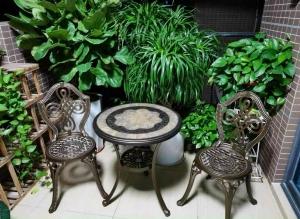 Bàn ghế nhôm đúc cực xịn xò Hồng Gia Hân N69