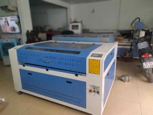 Máy laser khắc dấu cao su hot nhất hiện nay