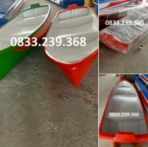 Thuyền composite đẹp cho khu nghỉ dưỡng, gia đình