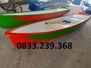 Thuyền composite đẹp cho khu nghỉ dưỡng, gia đình