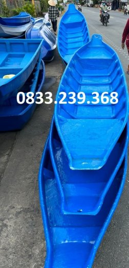 Giao thuyền composite, áo phao cho bà con ngày đầu tháng.