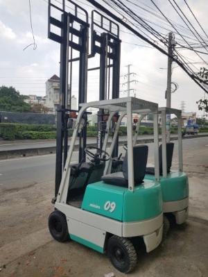 Xe nâng điện Komatsu FB09-3 900kg 3m