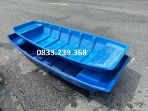 Xuồng hái sen, nuôi trồng thủy sản, thả lưới nhỏ gọn.