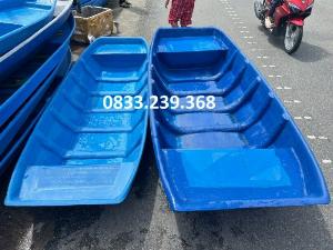 Xuồng hái sen, nuôi trồng thủy sản, thả lưới nhỏ gọn.