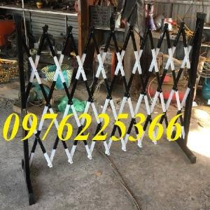 2023-10-02 10:10:10  29  Hàng rào xếp di động,hàng rào xếp kéo tay ,hàng rào xếp sắt chữ T 120,000