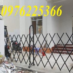 2023-10-02 10:10:10  27  Hàng rào xếp di động,hàng rào xếp kéo tay ,hàng rào xếp sắt chữ T 120,000