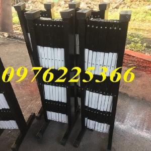 2023-10-02 10:10:10  26  Hàng rào xếp di động,hàng rào xếp kéo tay ,hàng rào xếp sắt chữ T 120,000