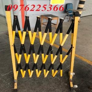 2023-10-02 10:10:10  18  Hàng rào xếp di động,hàng rào xếp kéo tay ,hàng rào xếp sắt chữ T 120,000