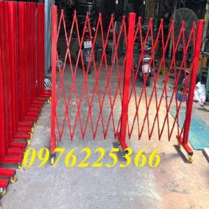 2023-10-02 10:10:10  12  Hàng rào xếp di động,hàng rào xếp kéo tay ,hàng rào xếp sắt chữ T 120,000