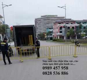 Gia công Rào chắn tạm thời  1m2x2m, Hàng rào barie gắn bánh xe di chuyển có sẵn