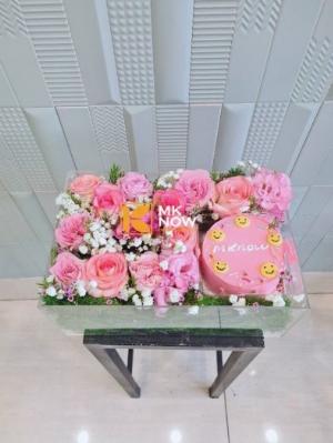 Hộp hoa và bánh sinh nhật MKnow - FSNK538