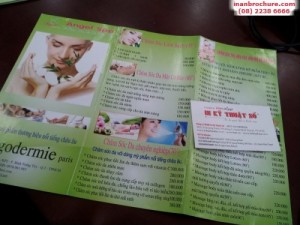 In lấy liền brochure cho quảng cáo ngay tại cửa hàng