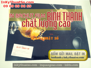Backlit film làm phông nền trang trí cho quán kem - đặc biệt cho hiệu ứng thu hút, ngon miệng khi trưng bày với đèn chiếu phía sau