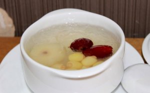 Chỉ tiêu chất lượng: 100% yến nguyên chất, không chất bảo quản, không chất tẩy rửa, không chất độn.