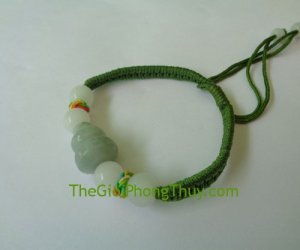 Biểu tượng của sự an lành và sức khỏe, chống lại bệnh tật.